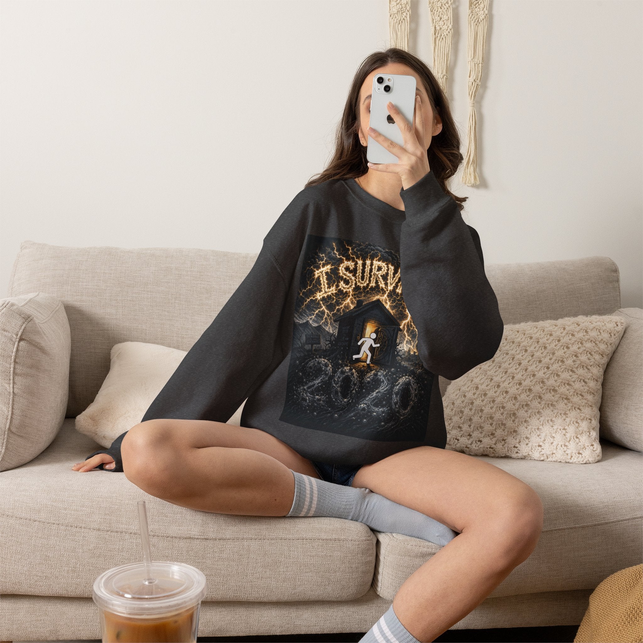 I Survived 2020 — Original PILOT Design Unisex Heavy Blend™ Crewneck Sweatshirt